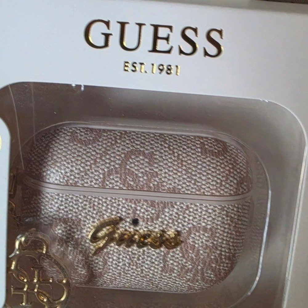 Guess AirPods Pro Case Pink 4G Monogram Logo Keychain Pro 2